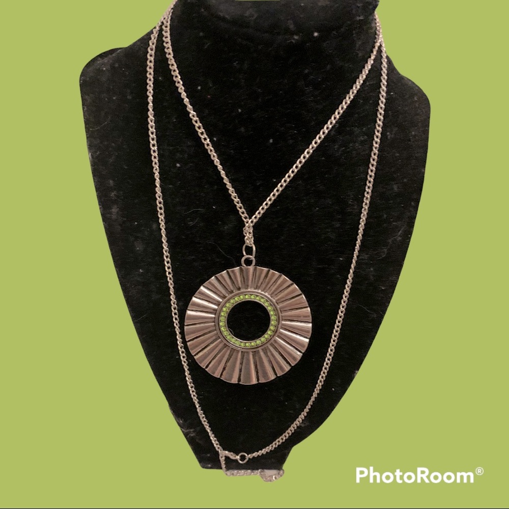 Long pendent necklace